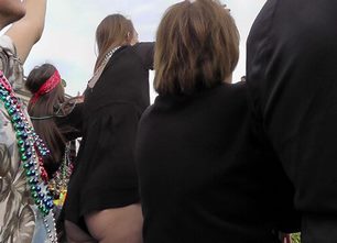 671-prev-Parade-candid-creepshot-video-hd-free-booty-Shorts-ass-cheeks-booty-culo-white-Girl-oops-public-upshort-voyeur-507x338