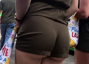 731-prev-Booty-Shorts-perfect-ass-culo-grande-cheeks-romper-candid-creepshot-public-video-507x338