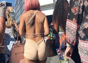 858-prev-cameltoe-video-candid-ass-cheeks-booty-in-public-voyeur-girl-sexy-ebony-thot-recorded-861x574