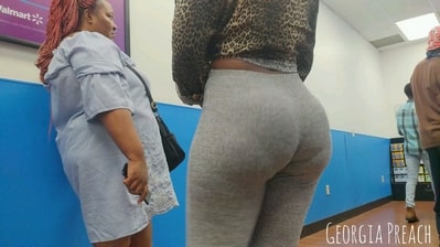 Queen of Thighrobi