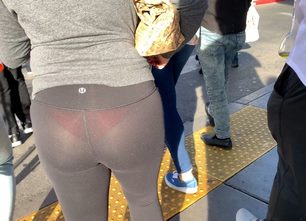 super_sheer_yoga_pants_thumb-1620x1080