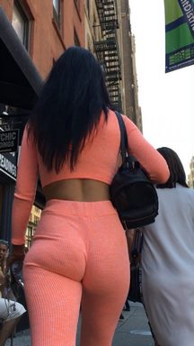 276 Foreign Jiggly Wedged Goddess