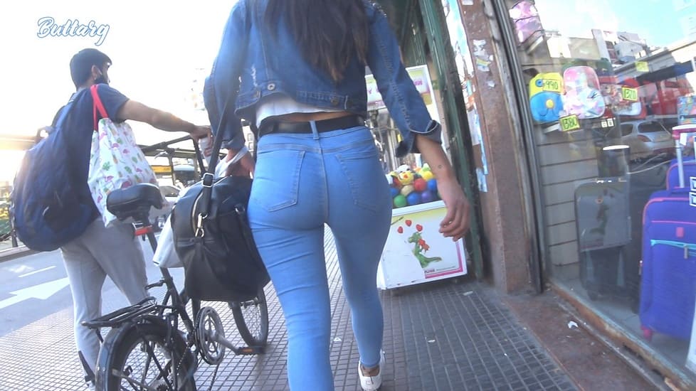Beautiful Babe Argentina Teen with Jeans ButtArg