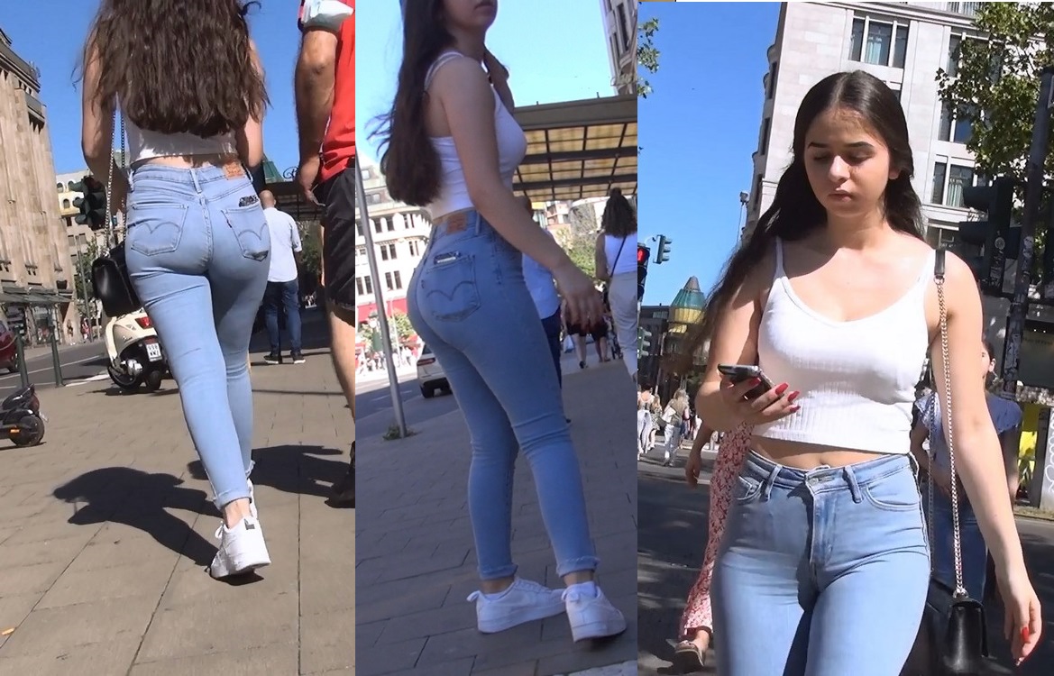 Beautiful Teen in Sexys Jeans Booty Walking