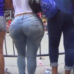 PublicCandids Big Booty Latina in Sexy Jeans