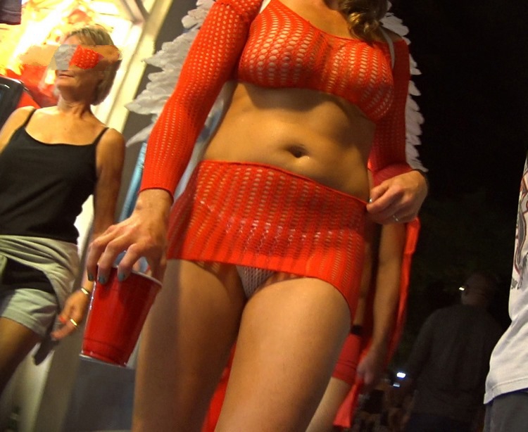 32 Festivass Sexy milf