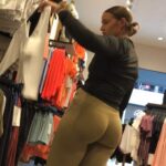 Milf Big Ass Pawg With Tight Leggings Catches Me