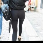 Teen in Visible hong line Incredible Booty